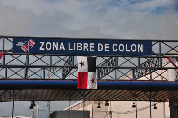 Uma das entradas da gigantesca Zona Livre de Colón, no Panamá